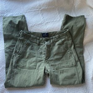 American Eagle Green Cargo Capris 2